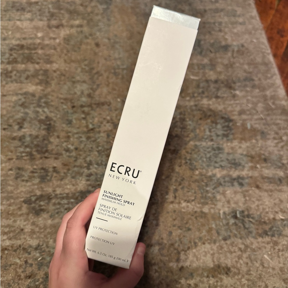 Ecru SUNLIGHT FINISHING HAIRSPRAY